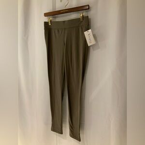 UTopia by Hue Women's Olive Leggings size small nwt